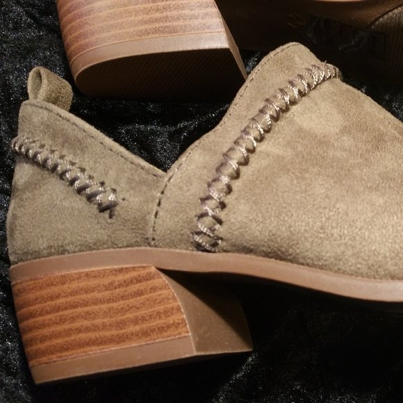 Qupid Womens Rager 24 Pull-on Stacked Heel Booties New never worn !!! - Picture 12 of 13